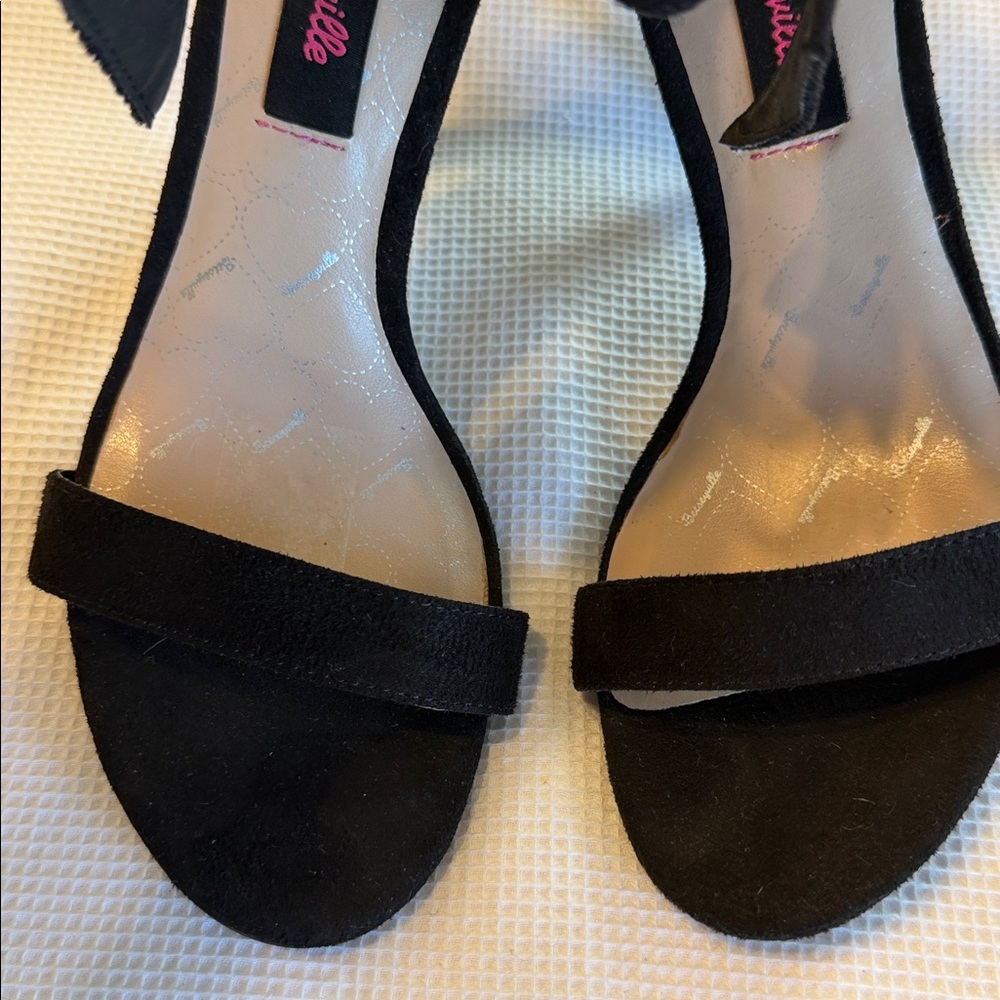Betseyville by Betsey Johnson Beaux Suede Black Bow Heels Size 5 1/2 - Picture 3 of 13